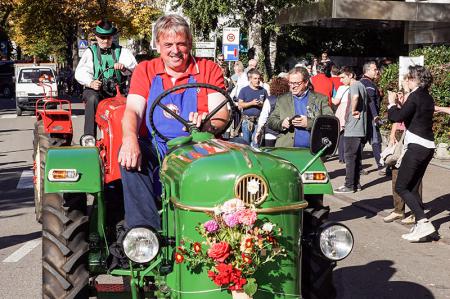 Traktorenfreunde auf dem Traubenfest in Meran