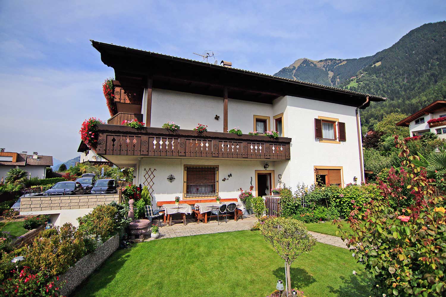 Haus Mühlanger | Garten mit Liegewiese und Sitzecke